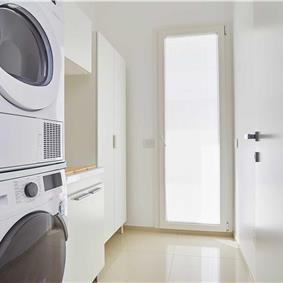 3 bedroom villa with pool & sea views, Alcamo Marina, sleeps 6-7